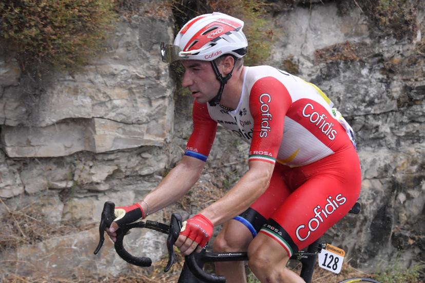 découvrez les grandes tendances de la mode soumise elia pour 2025 : matières innovantes, silhouettes audacieuses et inspirations avant-gardistes au rendez-vous pour sublimer votre style.